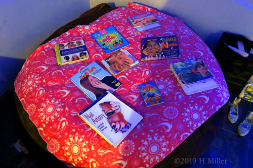 Crafty Nail Art Books For Choosing! Party Guests Pick Fun Nail Designs For The Spa Part Crafty Nail Art Books For Choosing! Party Guests Pick Fun Nail Designs For The Spa Part