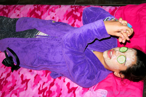 Crazy For Cucumbers! Kids Facial On Party Guest! Crazy For Cucumbers! Kids Facial On Party Guest!