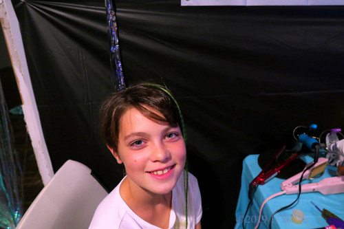 Glowing Green! Kids Hairstyle With Hair Feathers! Glowing Green! Kids Hairstyle With Hair Feathers!