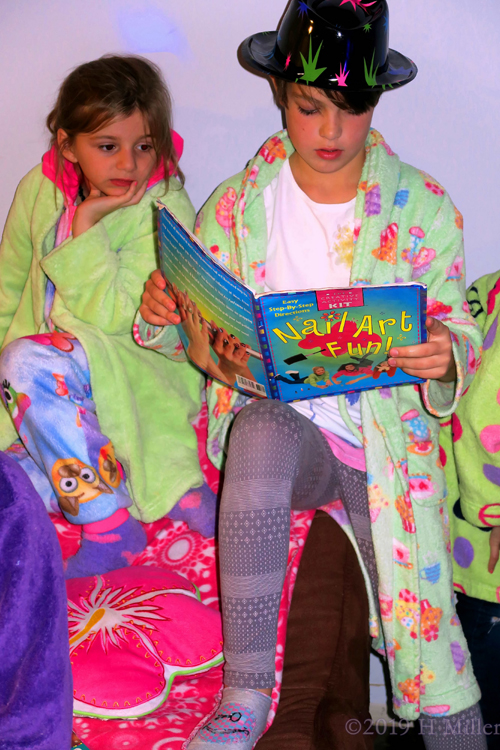 Having Chill Hangs! Party Guests Choose Nail Art For Kids Mani! Having Chill Hangs! Party Guests Choose Nail Art For Kids Mani!