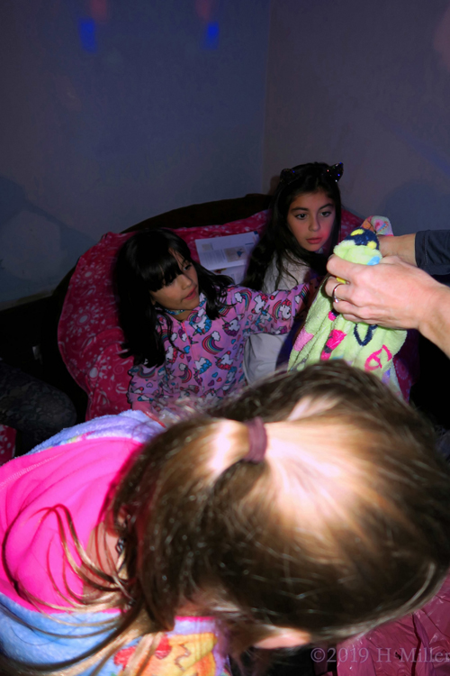 I Choose Comfort! Picking Spa Robes For The Spa Party Activities! I Choose Comfort! Picking Spa Robes For The Spa Party Activities!