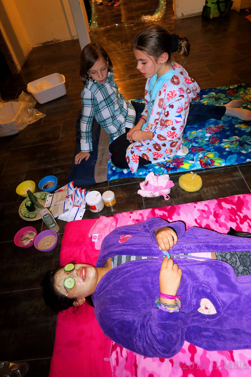 Resting And Blissful! Kids Facial On Spa Party Guest! Resting And Blissful! Kids Facial On Spa Party Guest!