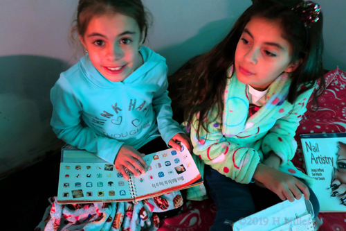 Teal Lighting And Decision Making Talks! Party Guests Pose While Picking Nail Art! Teal Lighting And Decision Making Talks! Party Guests Pose While Picking Nail Art!