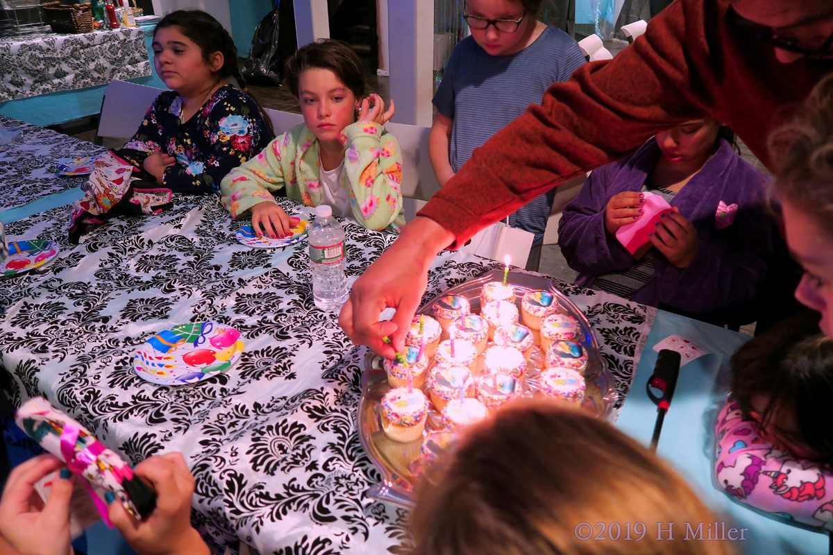 Cupcakes Are A Cause Of Celebration! Birthday Girl Gets Sung To For Her Birthday Party 1