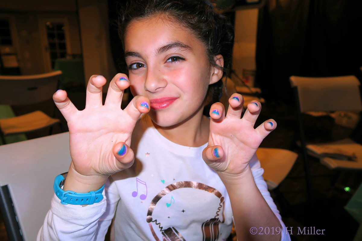Oh My Ombre! Kids Mani For This Spa Party Guest! 