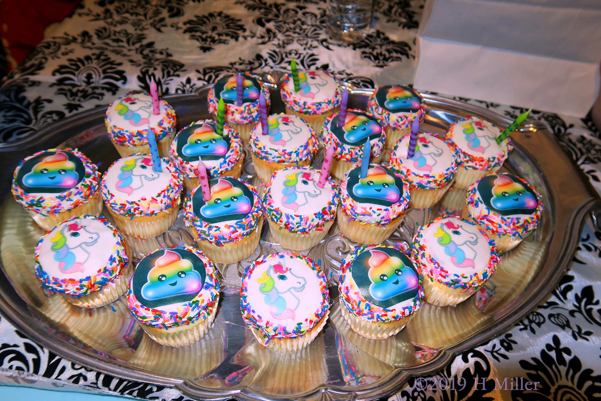 Rainbow Emoji And Unicorns! Birthday Cupcakes At The Spa Party! 1