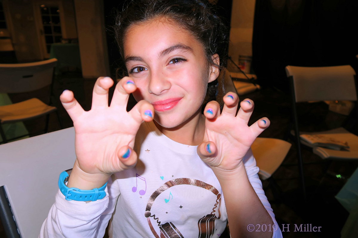 Rawr For Roaring Ombre Kids Nail Design! Party Guest Gets A Kids Mani! 