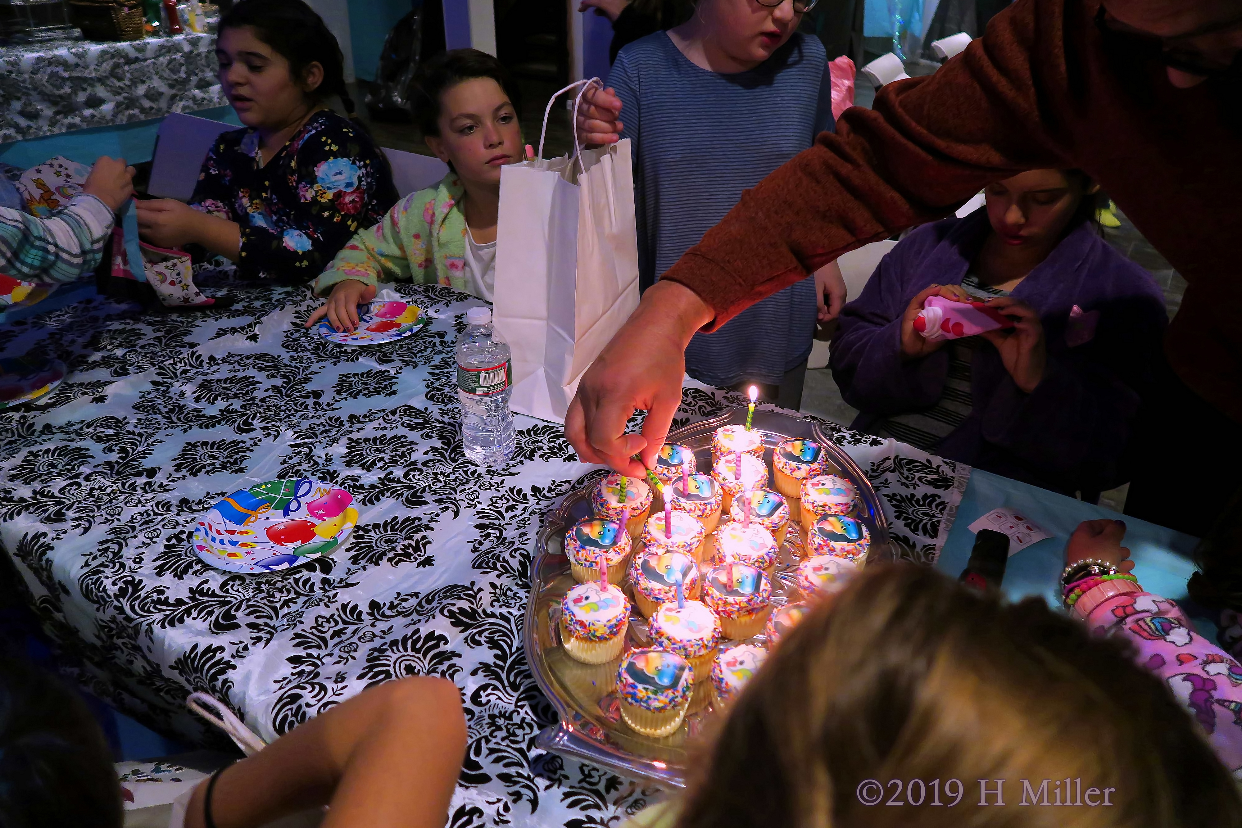 Celebrating Spa Birthday Parties! Cupcakes Have Candles! 4