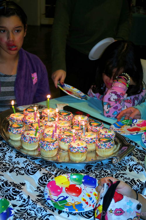 Candlelit Cupcakes! Birthday Cupcakes At Spa Party Candlelit Cupcakes! Birthday Cupcakes At Spa Party