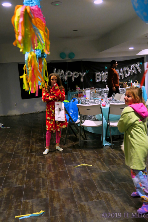 Determined For The Candy Dump! Pinata Fun At The Kids Spa! Determined For The Candy Dump! Pinata Fun At The Kids Spa!