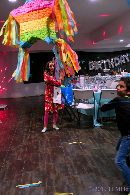 Dreaming Of Candy! Pinata Fun At Kids Spa Party! Dreaming Of Candy! Pinata Fun At Kids Spa Party!