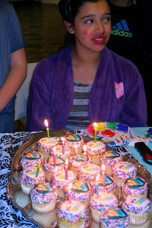 Facing The Facts! Birthday Girl Has Cupcakes For The Spa Kids Party! Facing The Facts! Birthday Girl Has Cupcakes For The Spa Kids Party!