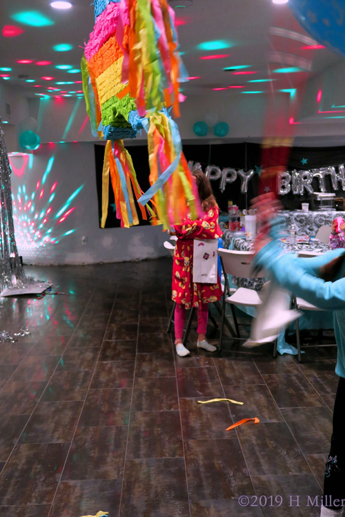 Flashing Lights! Pinata Fun At Kids Spa Party! Flashing Lights! Pinata Fun At Kids Spa Party!