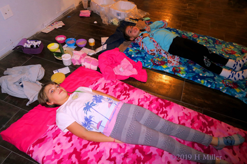 Friends And Fun! Kids Facials On Party Guests! Friends And Fun! Kids Facials On Party Guests!