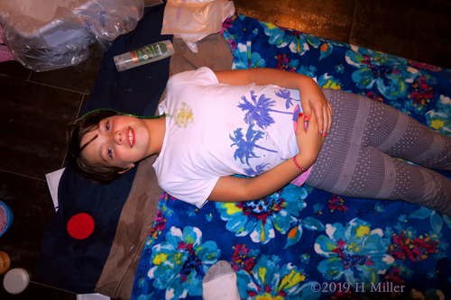 Lounging Leisurely! Kids Facial On Spa Party Guest! Lounging Leisurely! Kids Facial On Spa Party Guest!