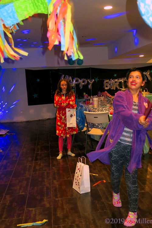 Mighty Marks On The Stars! Pinata Fun At The Kids Spa Party! Mighty Marks On The Stars! Pinata Fun At The Kids Spa Party!