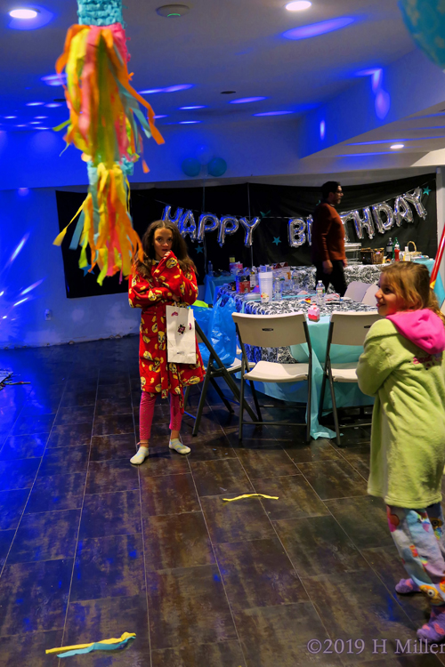 Passion For The Pinata! Pinata Fun At The Kids Spa Party! Passion For The Pinata! Pinata Fun At The Kids Spa Party!