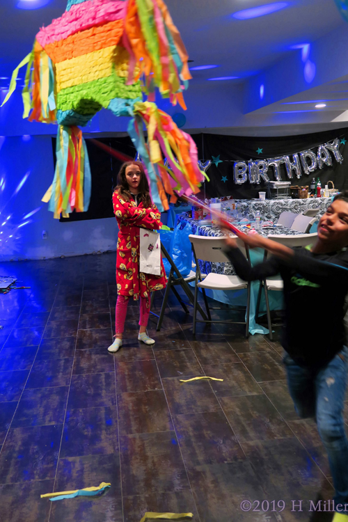 Pinata Powers! Party Guests Take Turns Hitting The Pinata At Anasia's Spa Party! Pinata Powers! Party Guests Take Turns Hitting The Pinata At Anasia's Spa Party!