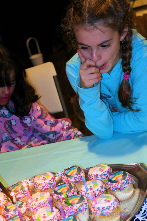 Singing And Sharing! Birthday Cupcakes At The Kids Spa! Singing And Sharing! Birthday Cupcakes At The Kids Spa!
