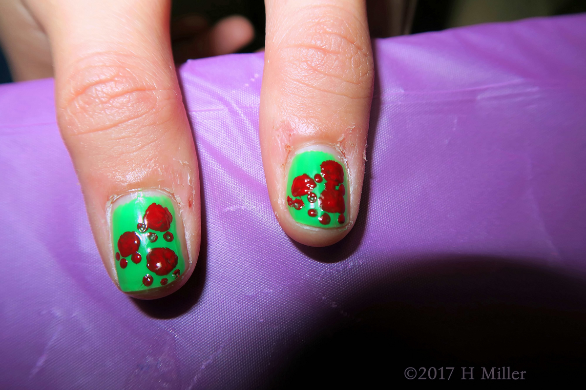 Red Dog Paws Nail Design On A Green Base, It's Cool! 