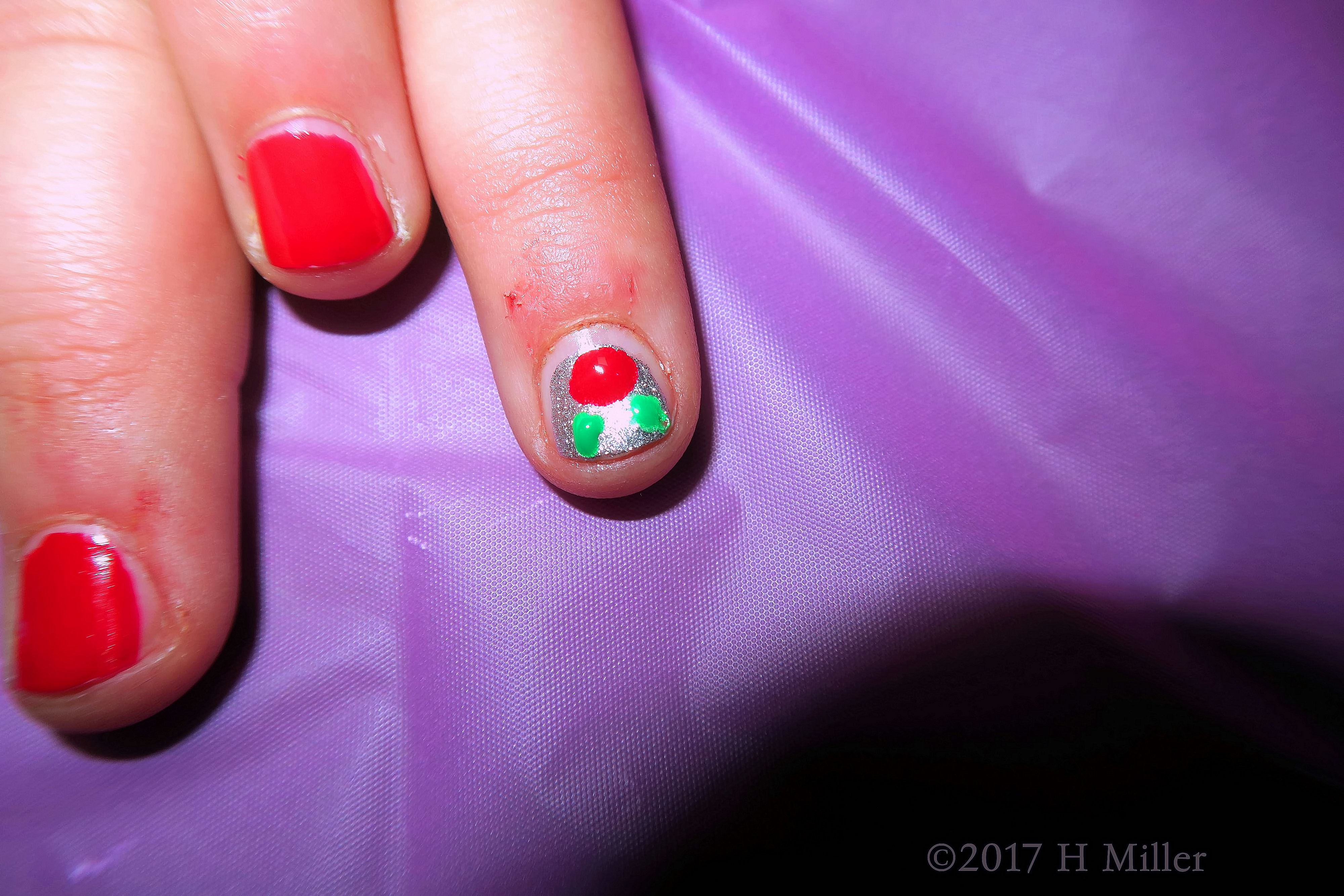 Cute Kids Nail Art With Holly Berry Cute Kids Nail Art With Holly Berry