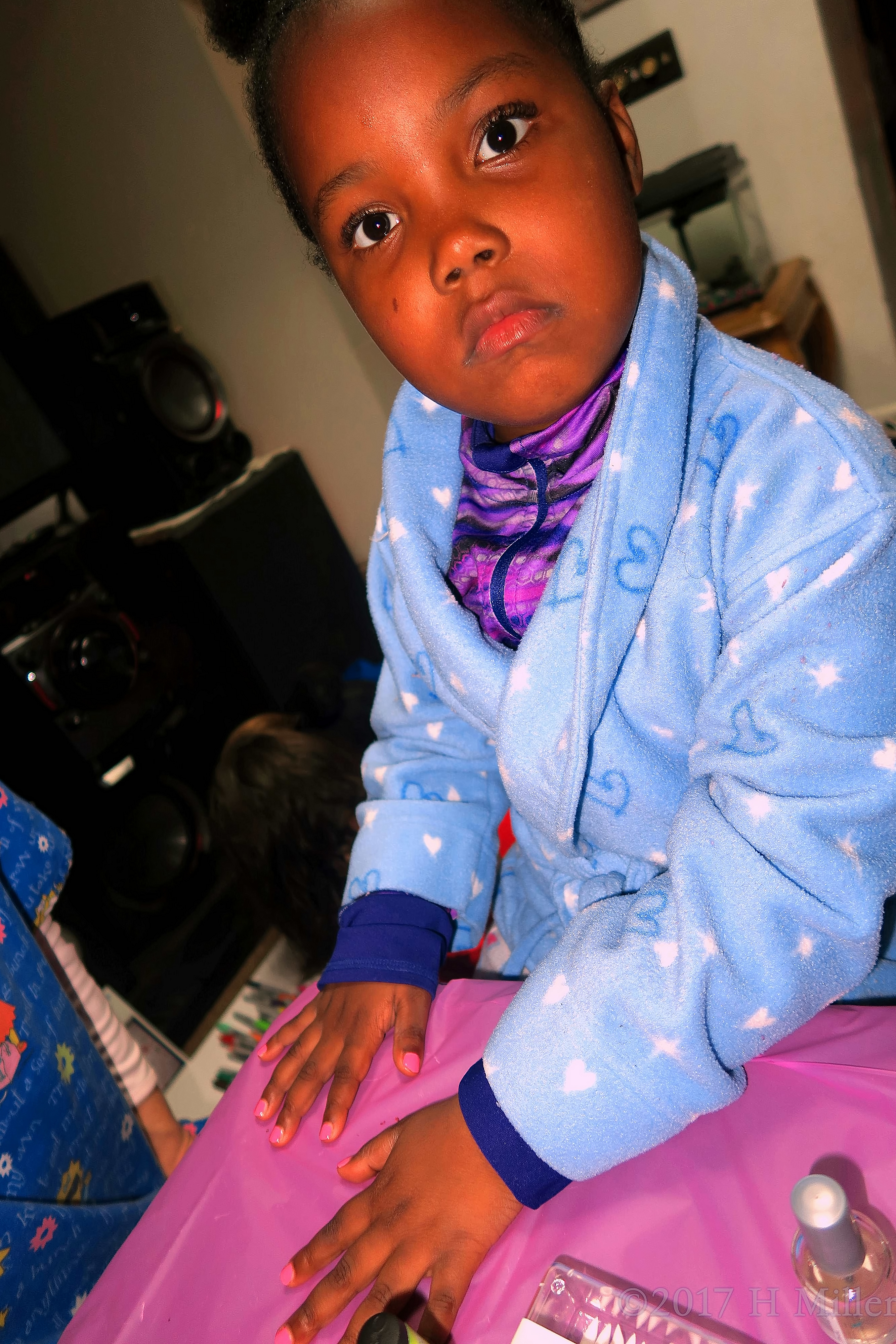 She Looks At The Camera While She Gets Her Mini Mani She Looks At The Camera While She Gets Her Mini Mani