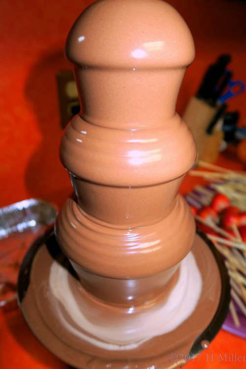 Chocolate Fountain, Perfect For Kids.