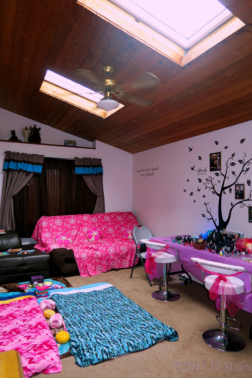 Perfect Setup For The Kids Spa Party. Perfect Setup For The Kids Spa Party.