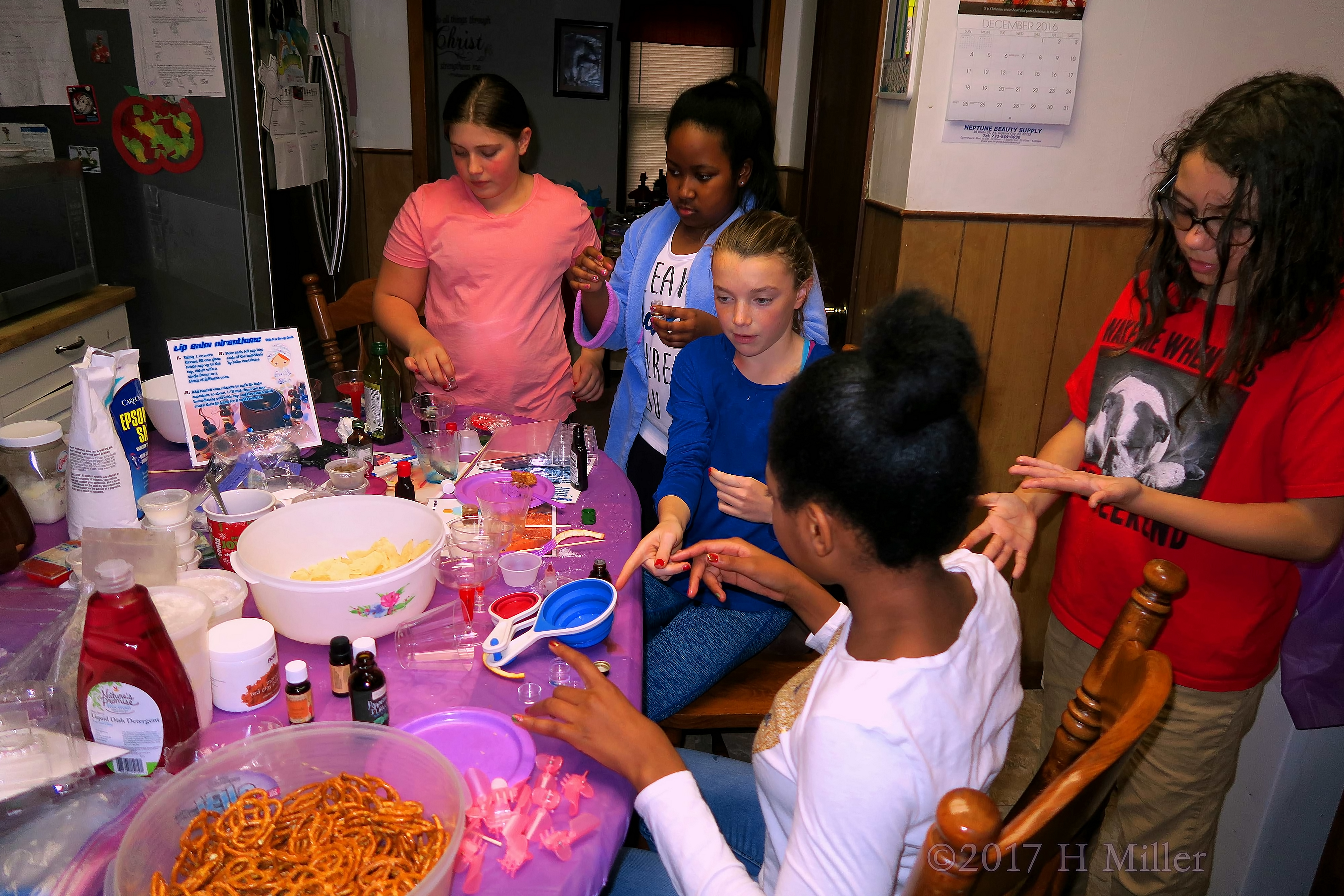 Kids Preparing The Kids Crafts Projects. 