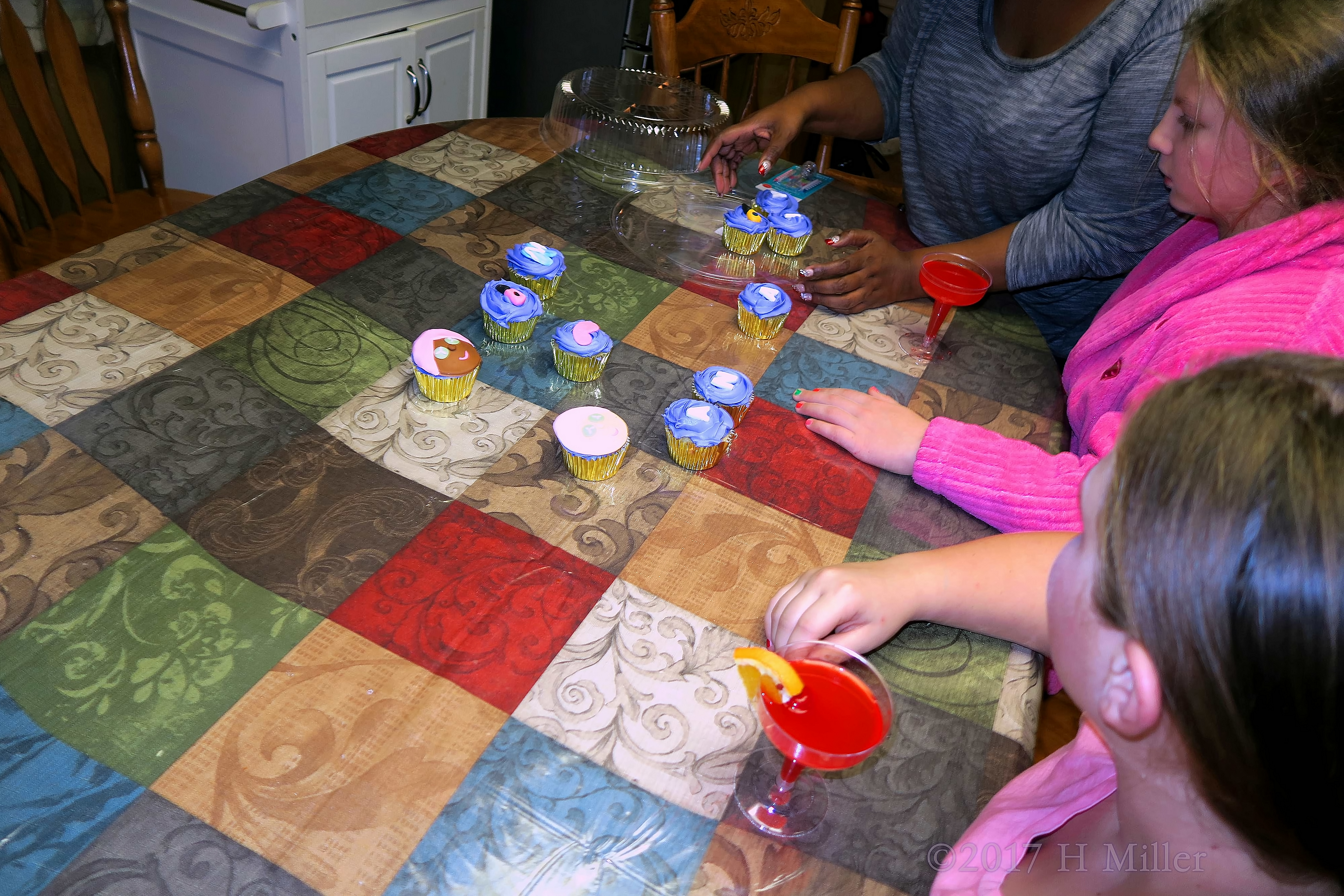 Time For The Cupcakes And Drinks Time For The Cupcakes And Drinks