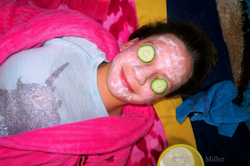 Girls Facial Treatment At The Spa Party For Girls.