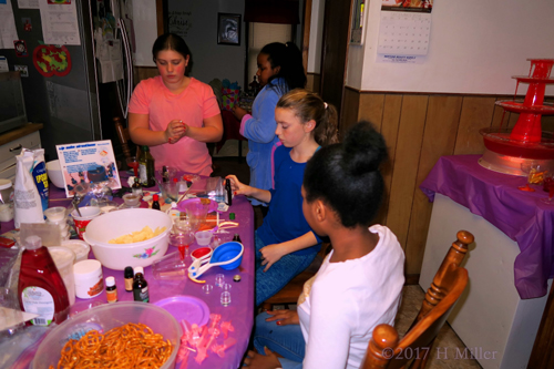 Having Fun Making Kids Crafts At The Spa Having Fun Making Kids Crafts At The Spa