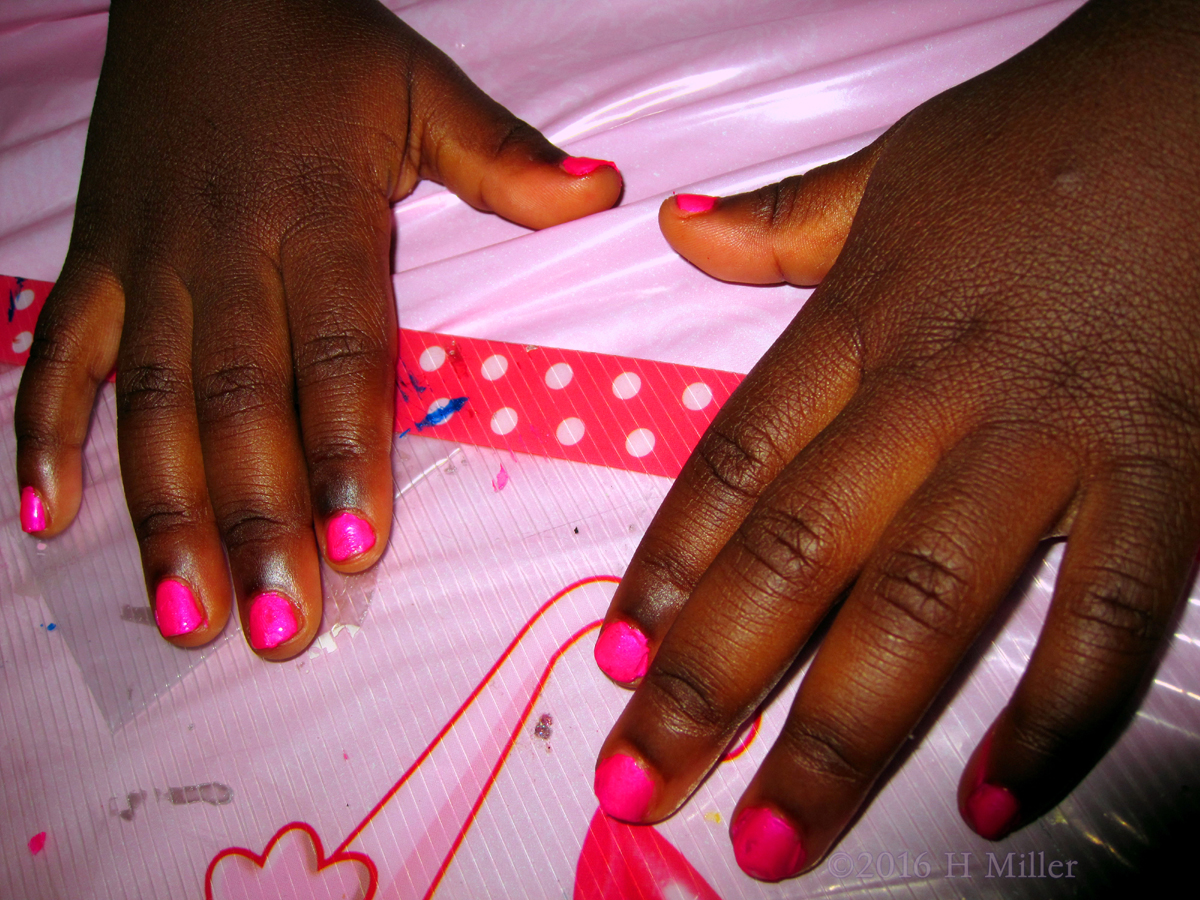 Manicure For Kids At The Spa Party! 