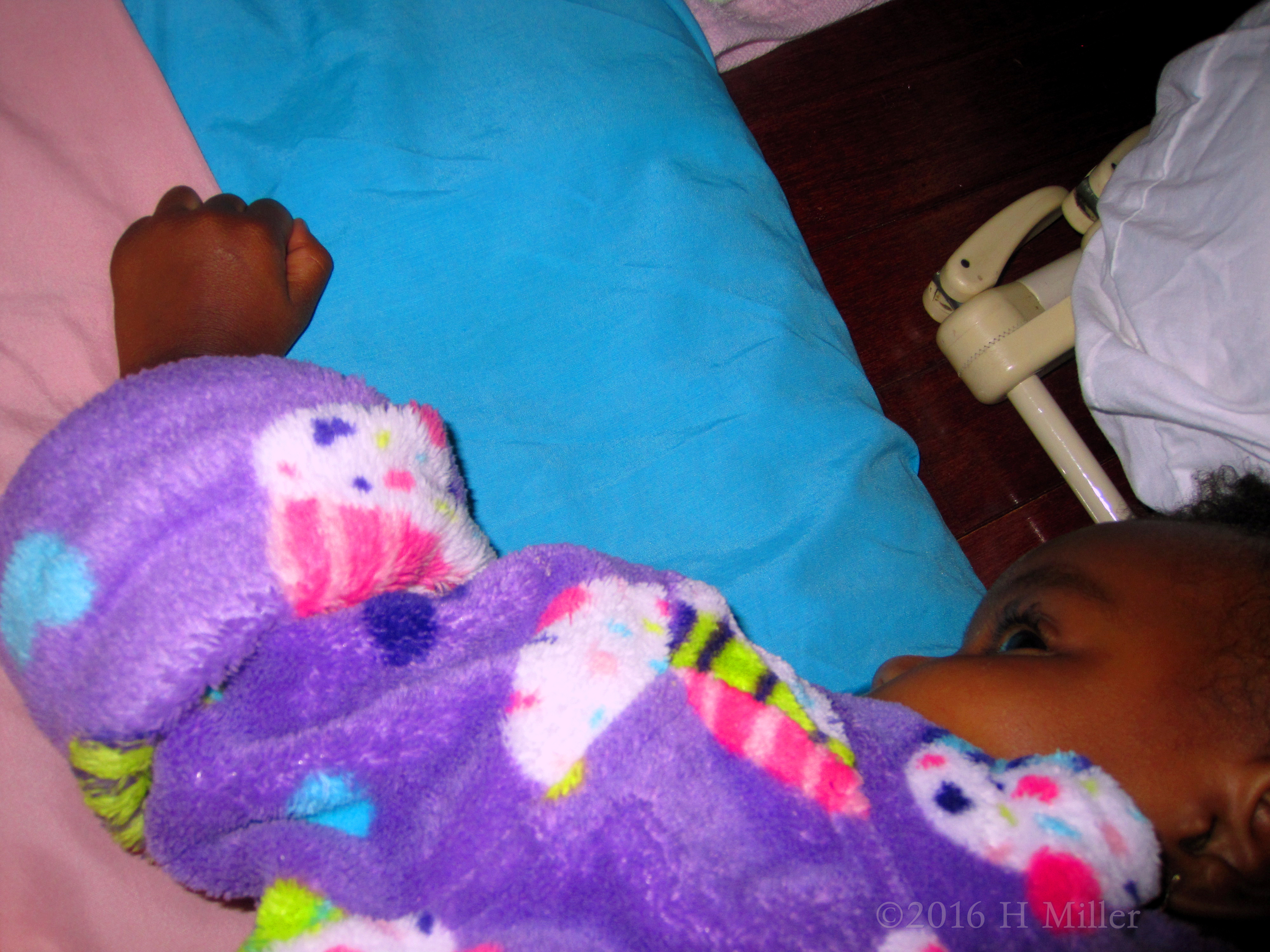 Cupcake Spa Robe On This Guest Getting A Kids Massage. Cupcake Spa Robe On This Guest Getting A Kids Massage.