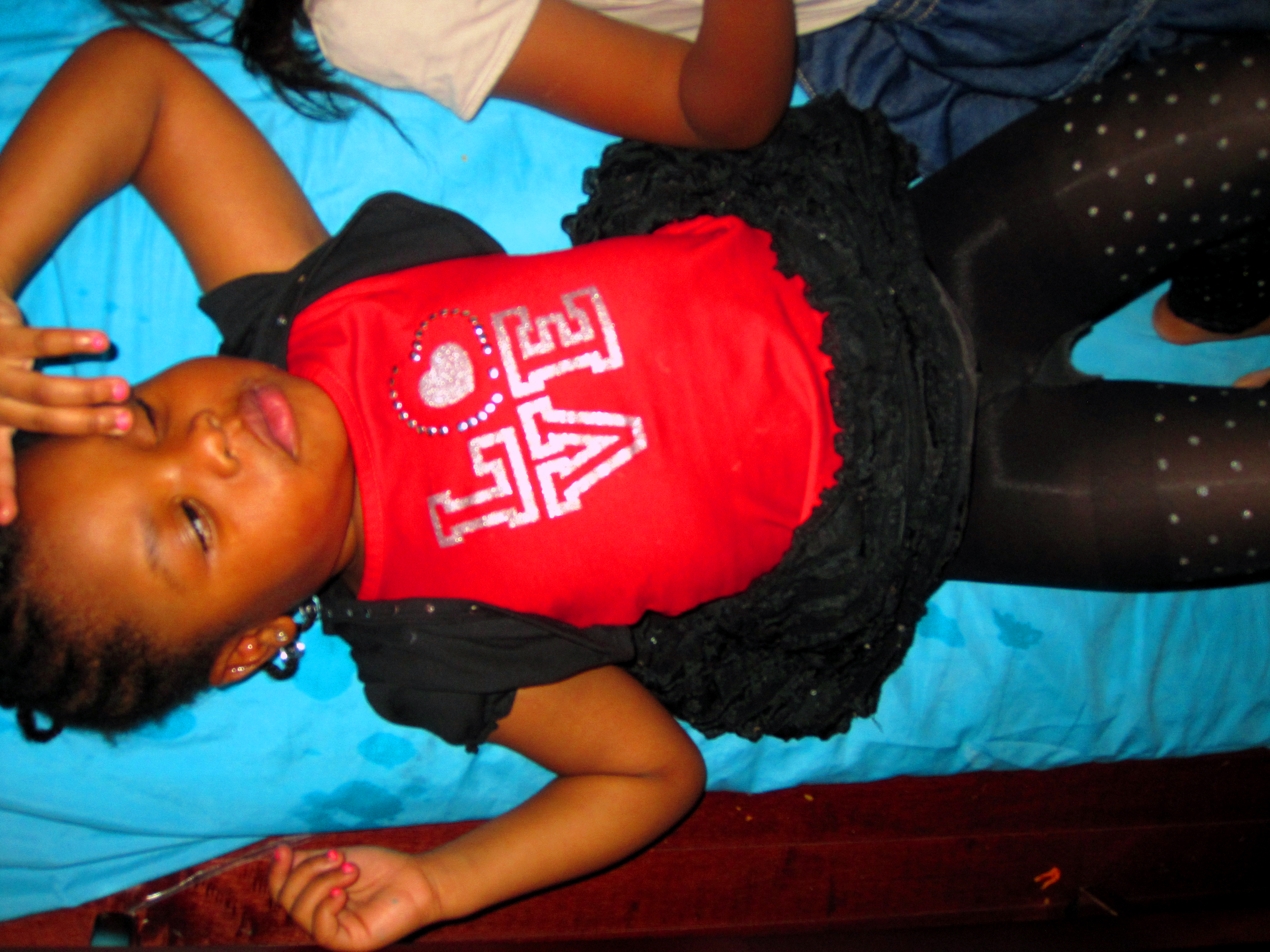 Hot Pink Girls Mini Mani On Blue Facials For Girls Mat Hot Pink Girls Mini Mani On Blue Facials For Girls Mat