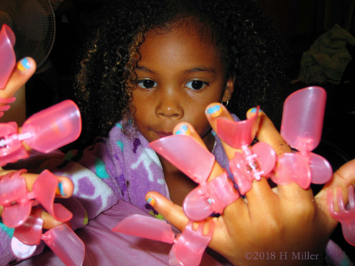 Manicure Protector Clips Keep Her Kids Manicure Protected Manicure Protector Clips Keep Her Kids Manicure Protected