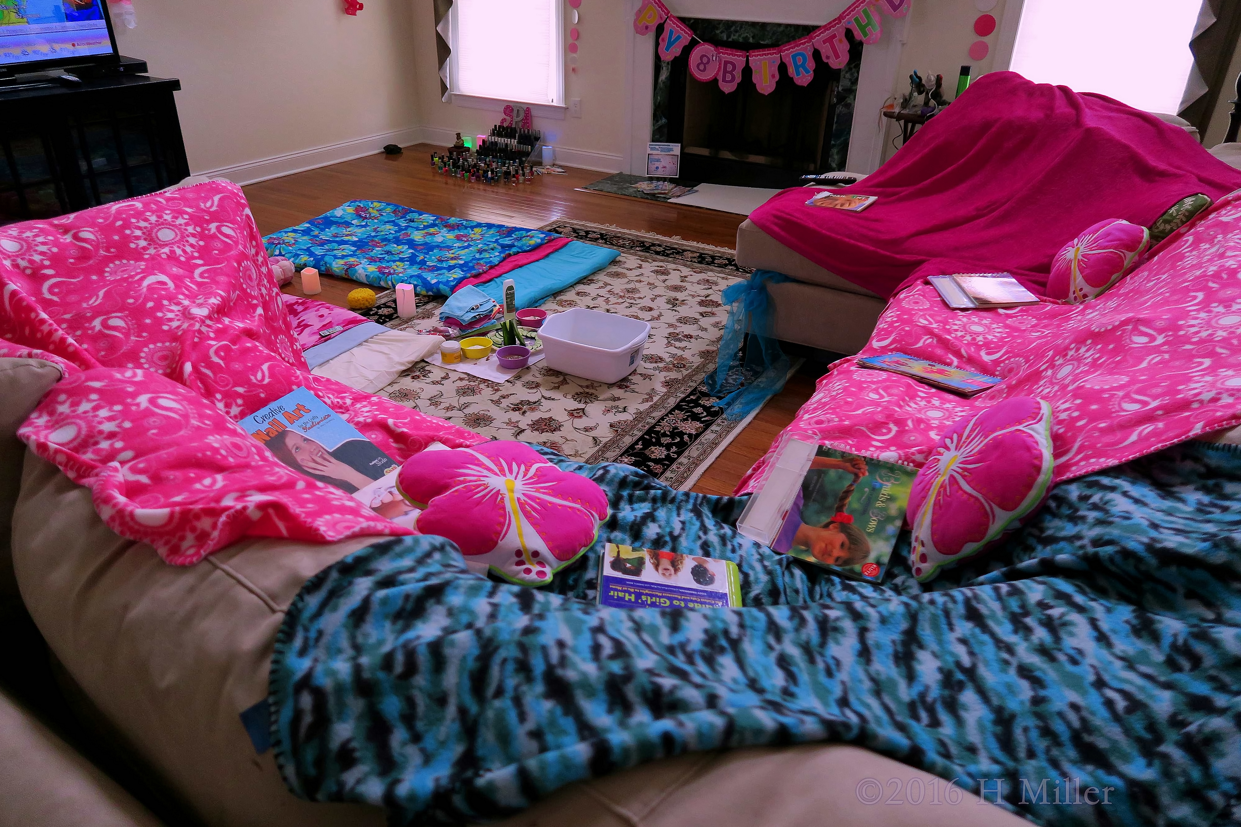 The Kids Can Chill On The Couch And Look At Nail Art Books The Kids Can Chill On The Couch And Look At Nail Art Books