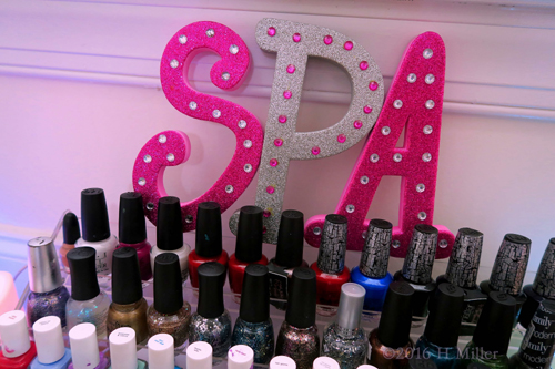 Glitter Spa Sign And Polish Glitter Spa Sign And Polish