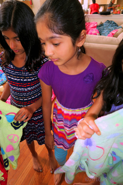 Looking At The Kids Robes Looking At The Kids Robes