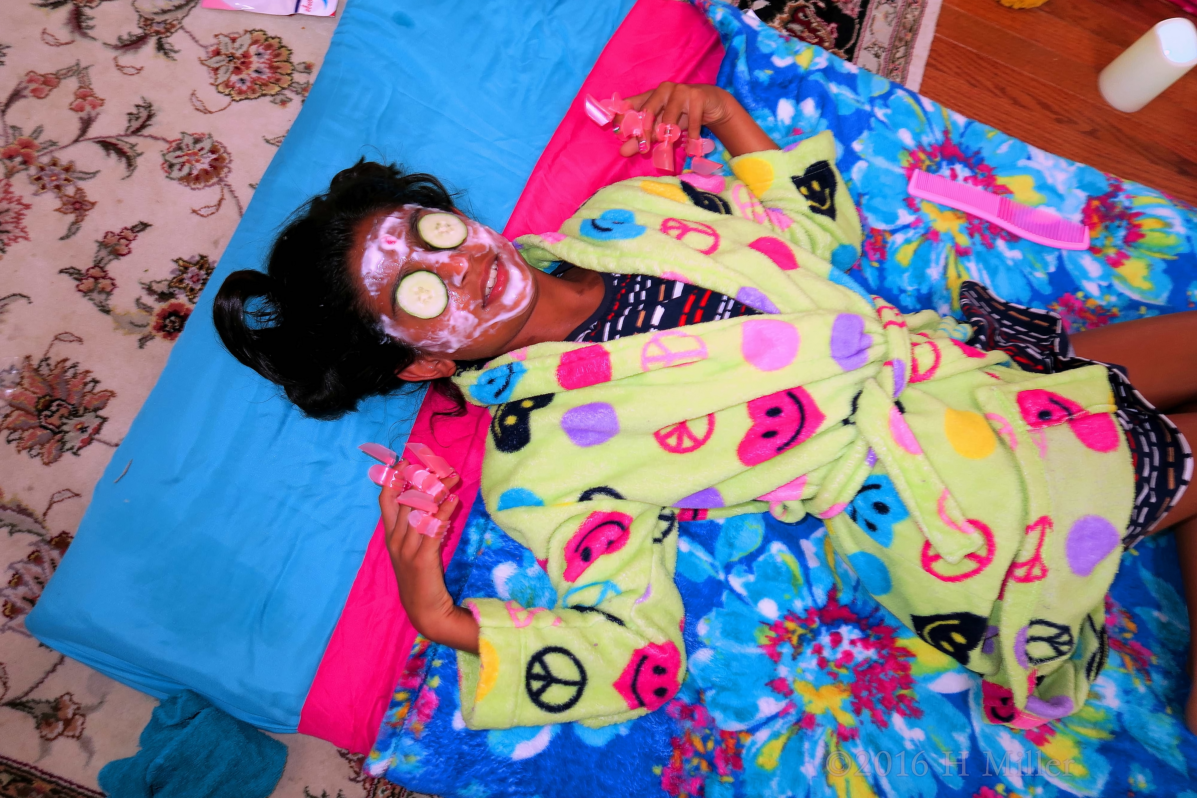 Relaxing During Kids Facials After Mini Manis. Relaxing During Kids Facials After Mini Manis.