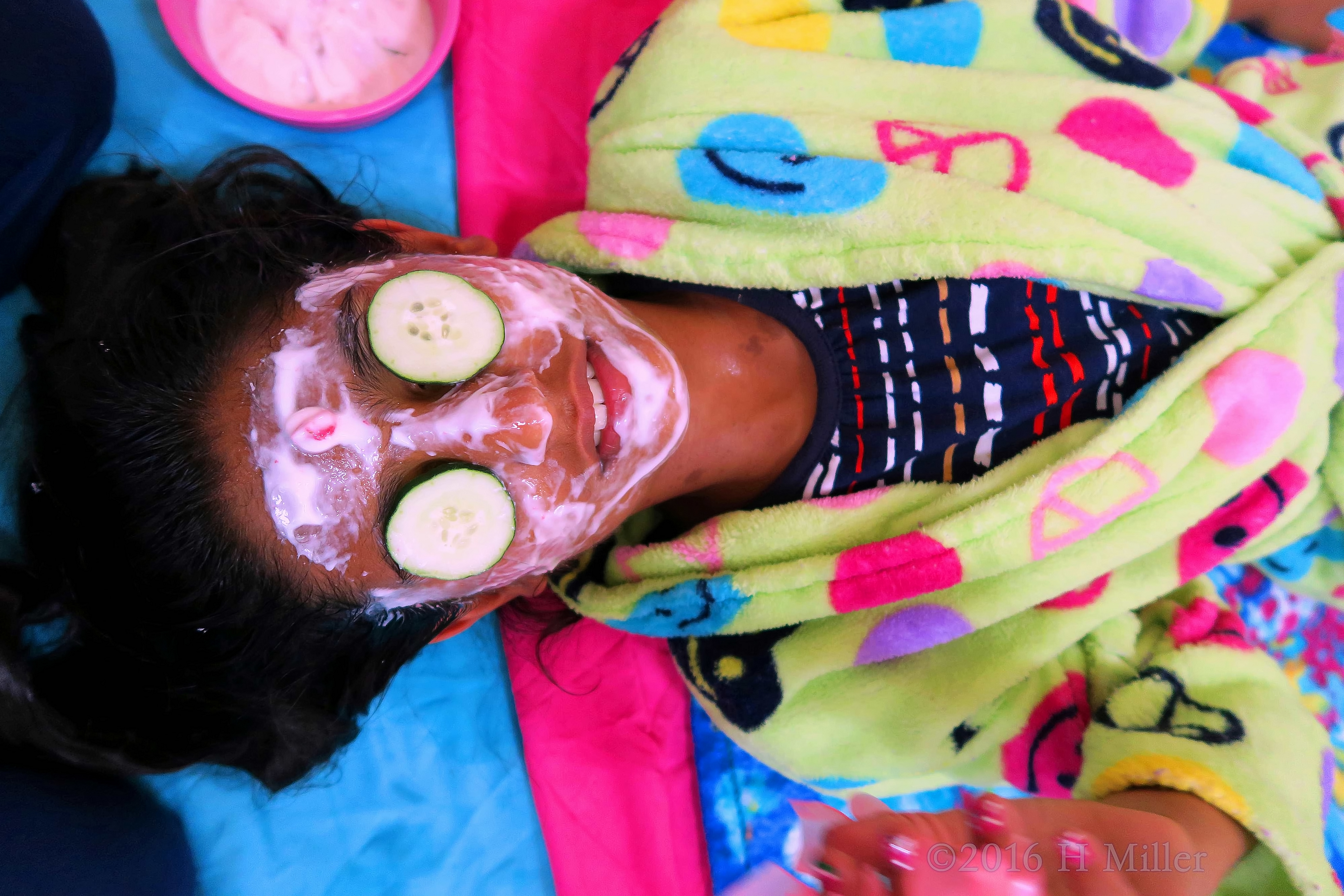 Relaxing Homemade Vanilla Yogurt Kids Facial Masque. Relaxing Homemade Vanilla Yogurt Kids Facial Masque.