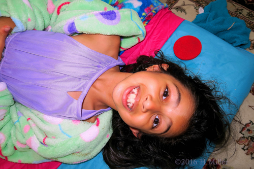 Having A Great Time During Her Home Kids Spa Facia Having A Great Time During Her Home Kids Spa Facia