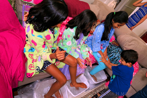 Little Brother Wants To Hang Out, Too! Little Brother Wants To Hang Out, Too!