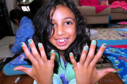 She Loves Her Cute Mini Mani! She Loves Her Cute Mini Mani!