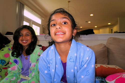 She Loves The Kids Party For Anjali! She Loves The Kids Party For Anjali!