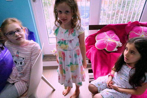 Arielle and Juju's 7th Kids Spa Party Arielle and Juju's 7th Kids Spa Party