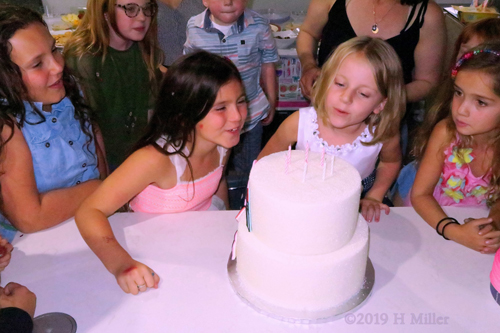 Arielle and Juju's 7th Kids Spa Party Arielle and Juju's 7th Kids Spa Party