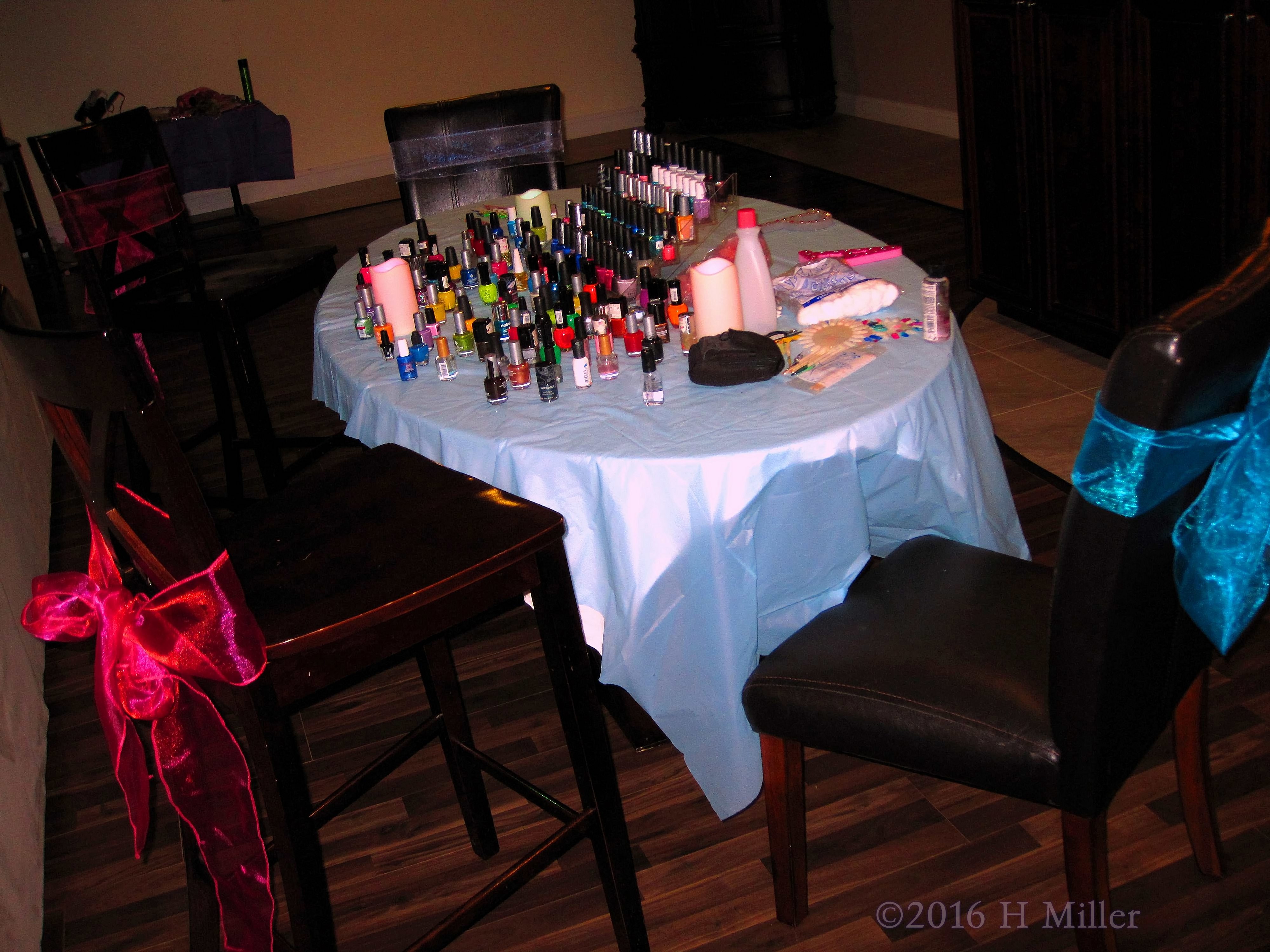 Kids Mani Table. Kids Mani Table.