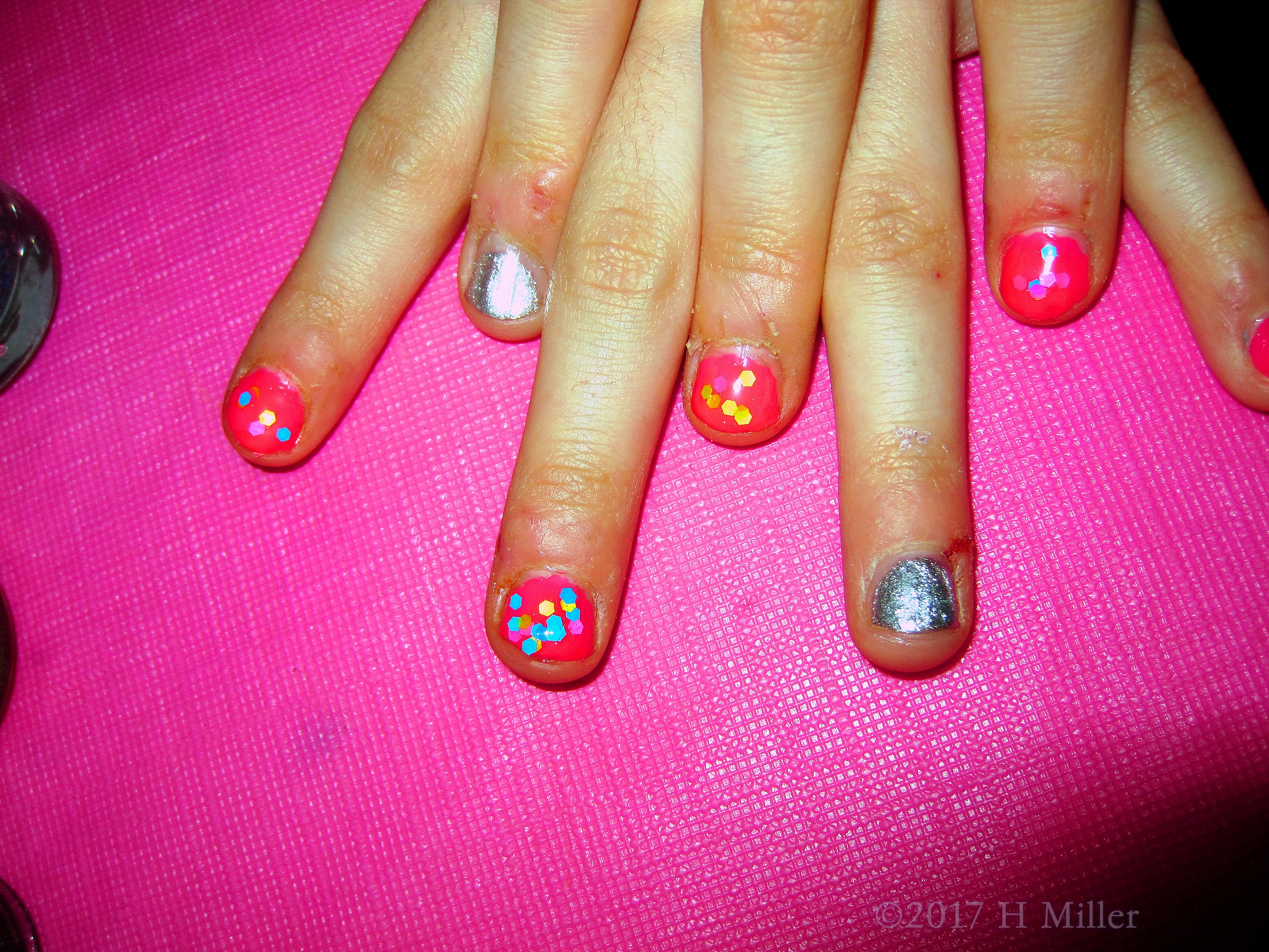 A Closer View Of The Birthday Girl's Mini Mani! 
