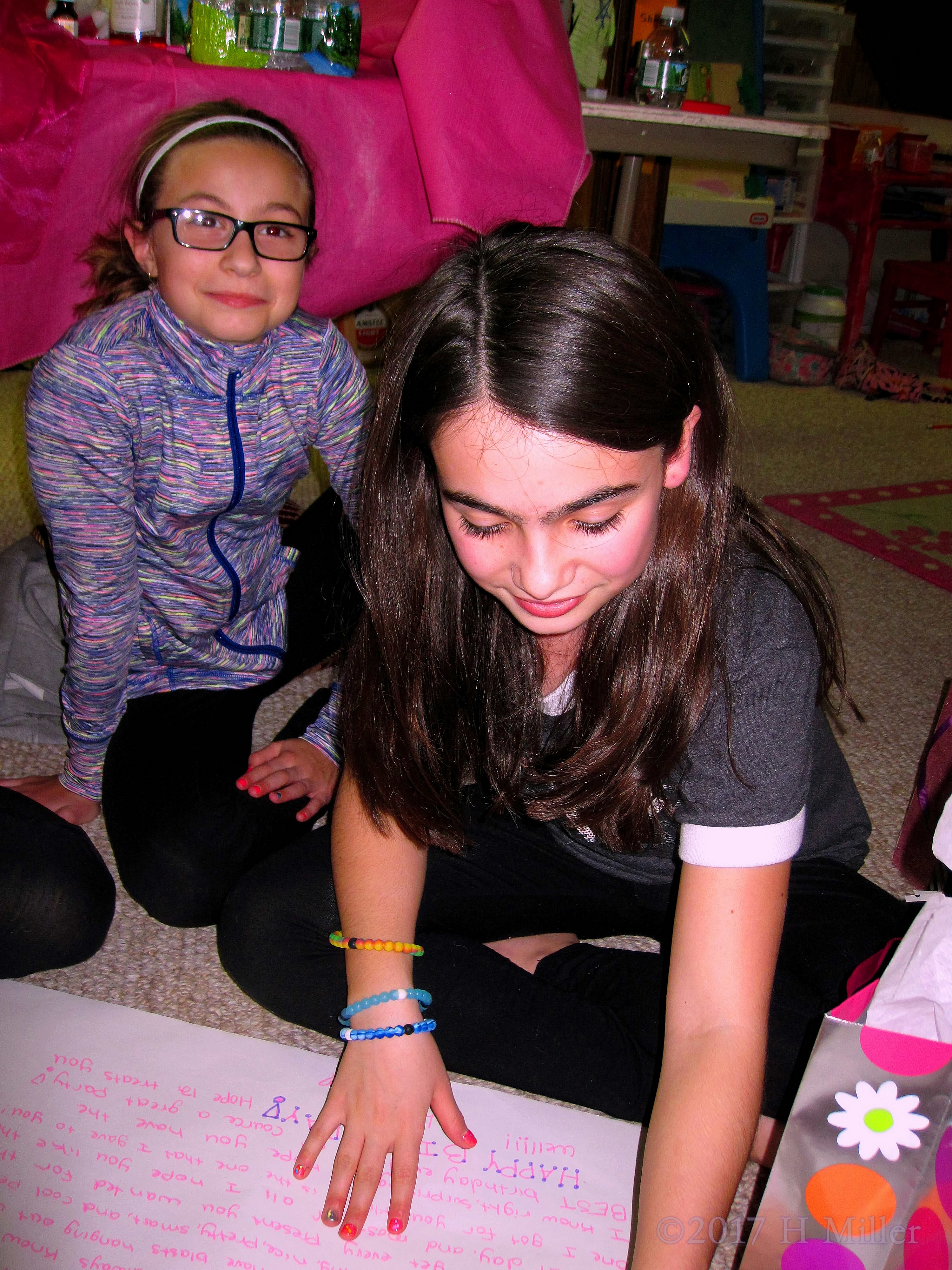 Audrey Is Very Happy To Read Her Friends' Kind Messages. 4